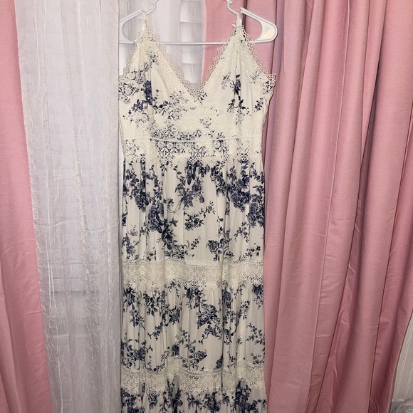 Dress - Picture 1 of 2